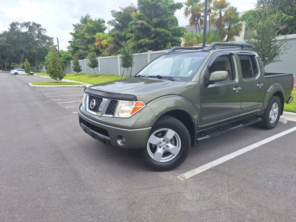 2005 NISSAN FRONTIER CREW CAB LE