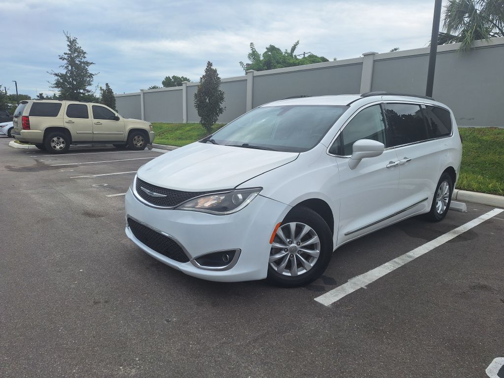 2017 CHRYSLER PACIFICA Touring L