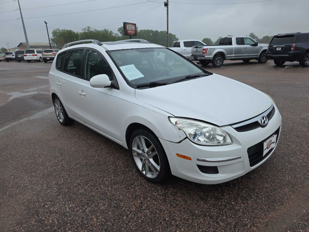 Photo 6 of this HYUNDAI ELANTRA TOURING