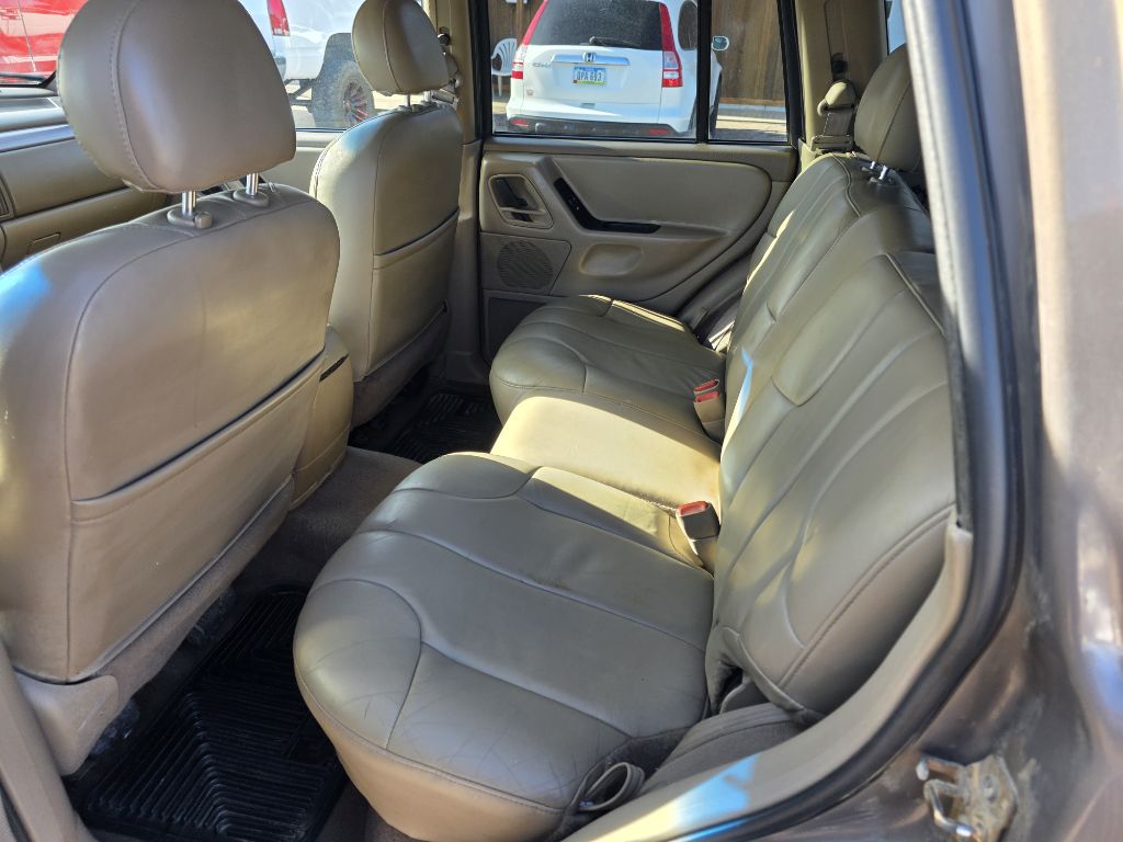 Photo 8 of this JEEP GRAND CHEROKEE