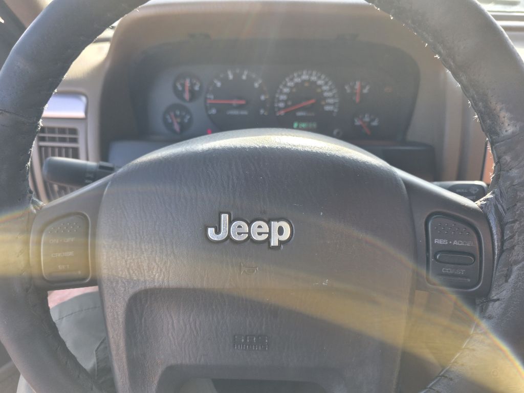 Photo 12 of this JEEP GRAND CHEROKEE