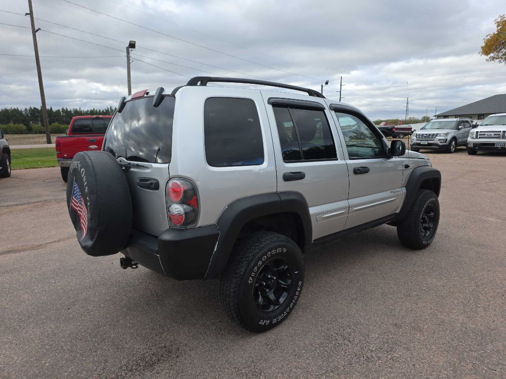 Photo 4 of this JEEP LIBERTY