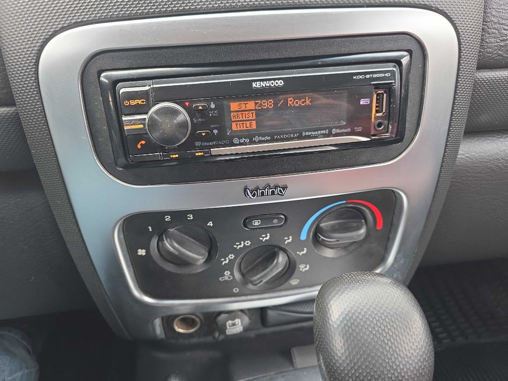 Photo 10 of this JEEP LIBERTY
