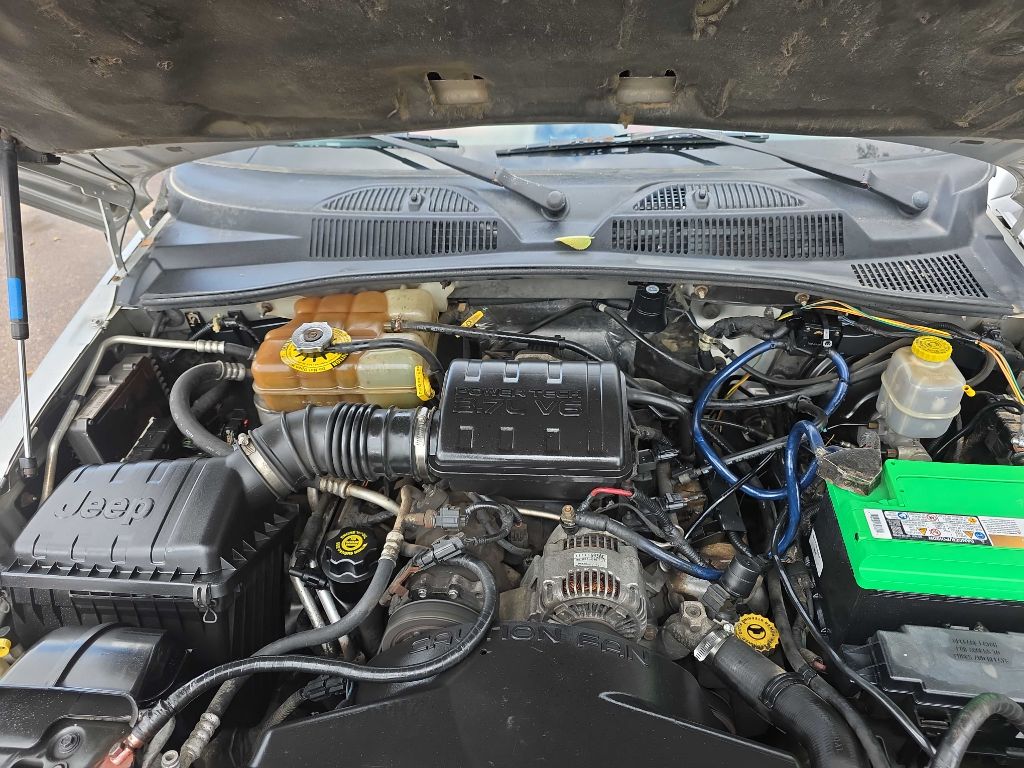Photo 12 of this JEEP LIBERTY