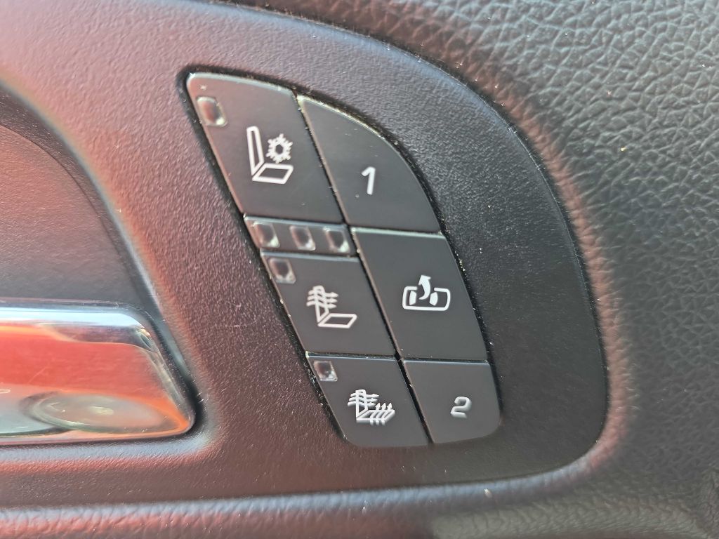 Photo 10 of this GMC SIERRA