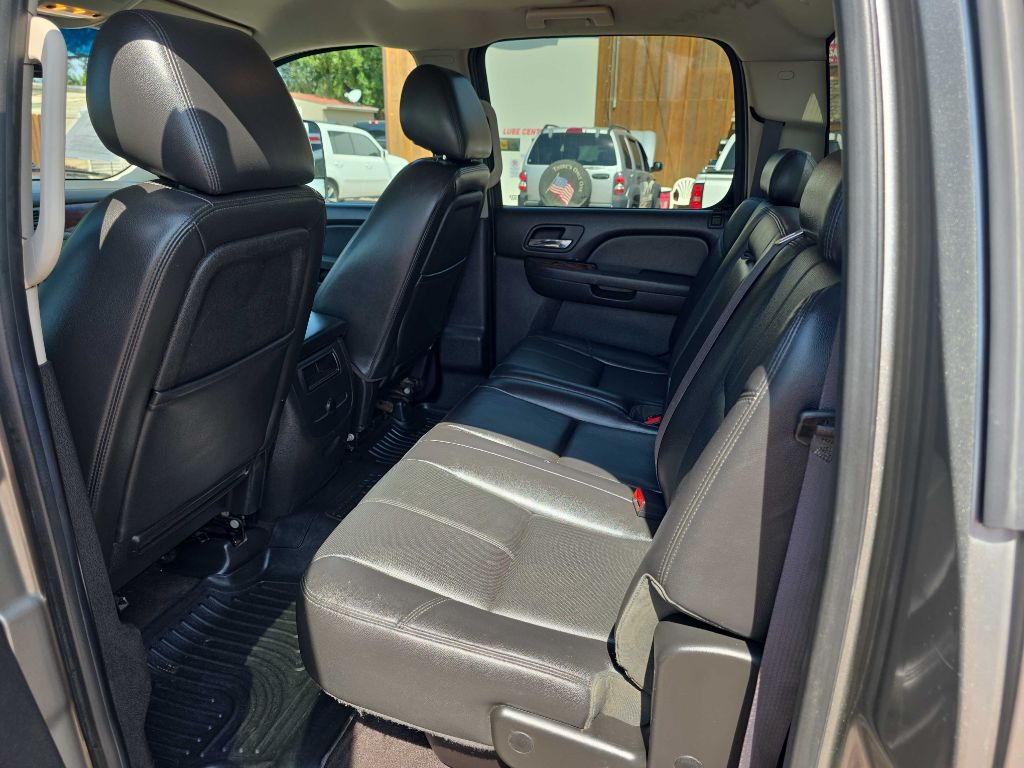 Photo 7 of this GMC SIERRA