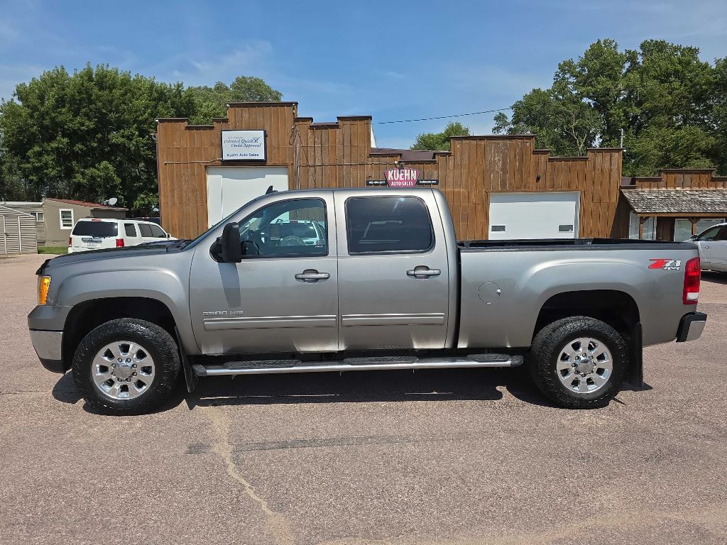 Photo 2 of this GMC SIERRA