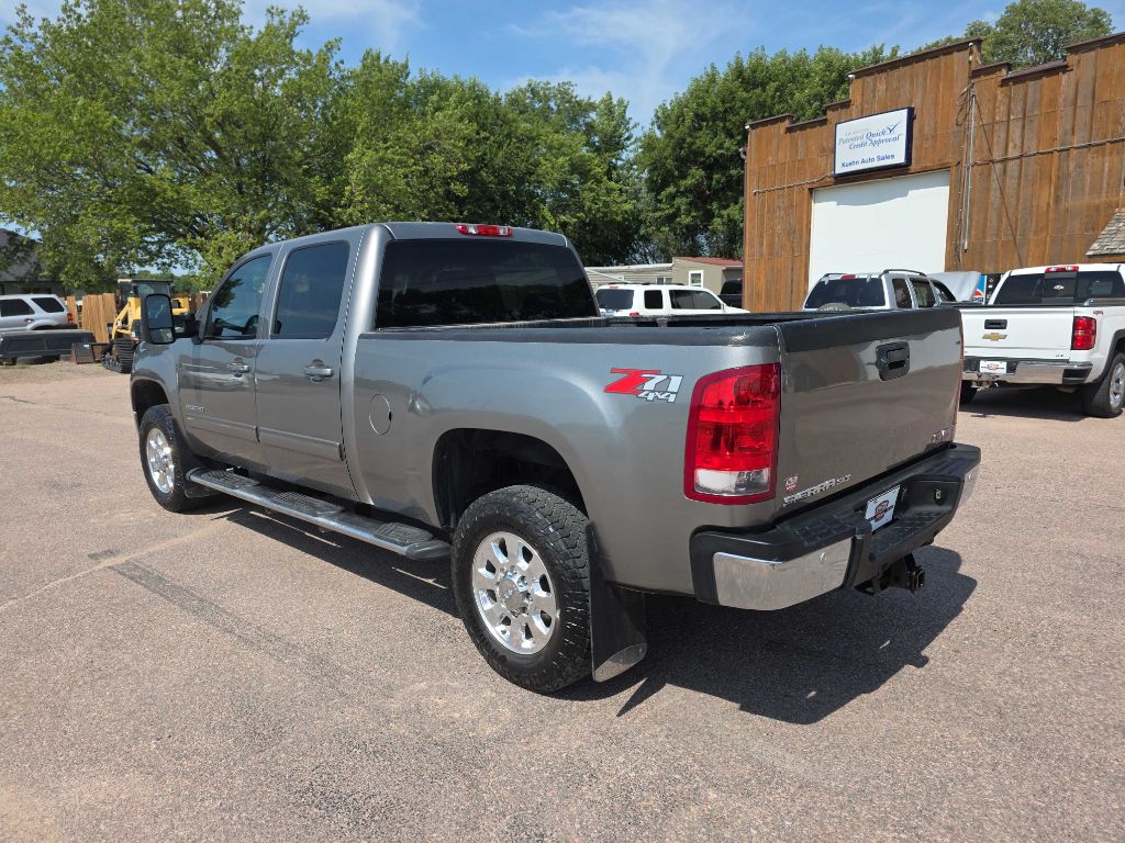 Photo 3 of this GMC SIERRA