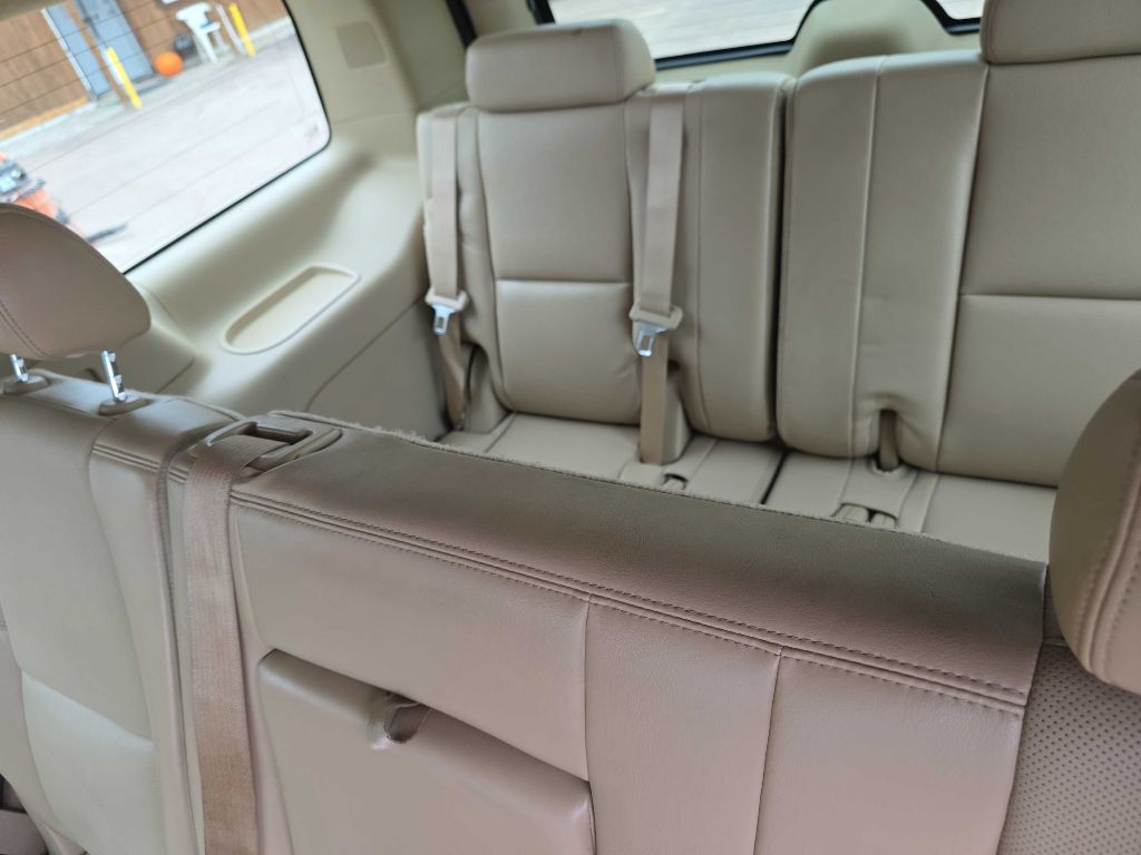 Photo 9 of this GMC YUKON