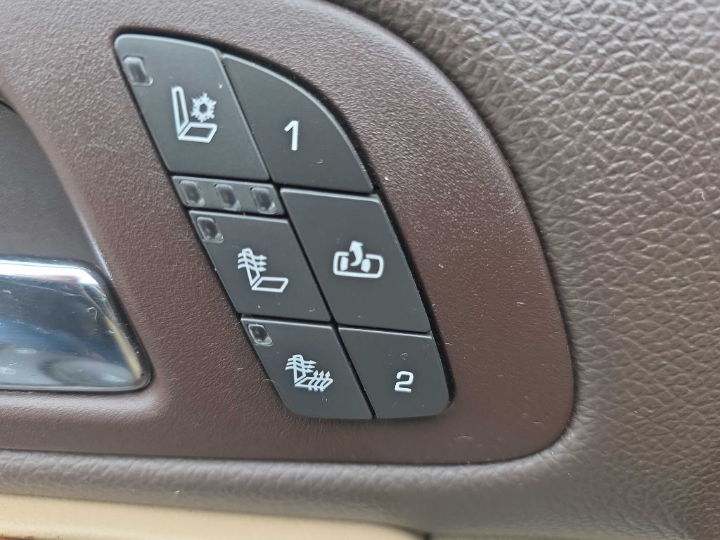 Photo 13 of this GMC YUKON