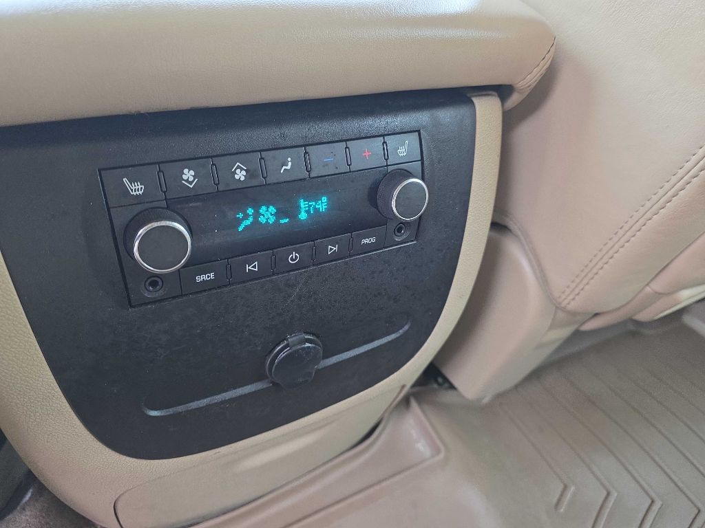 Photo 10 of this GMC YUKON