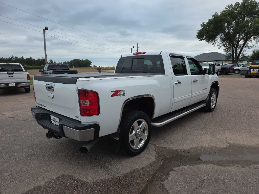 Photo 4 of this CHEVROLET SILVERADO 2500