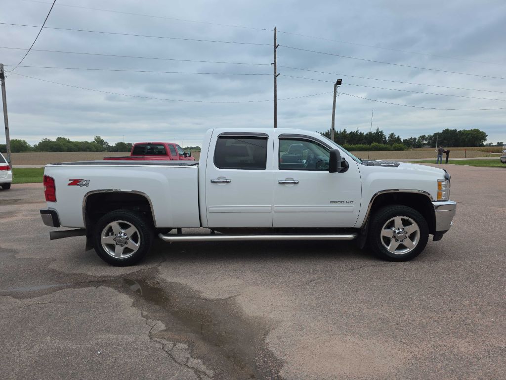 Photo 3 of this CHEVROLET SILVERADO 2500
