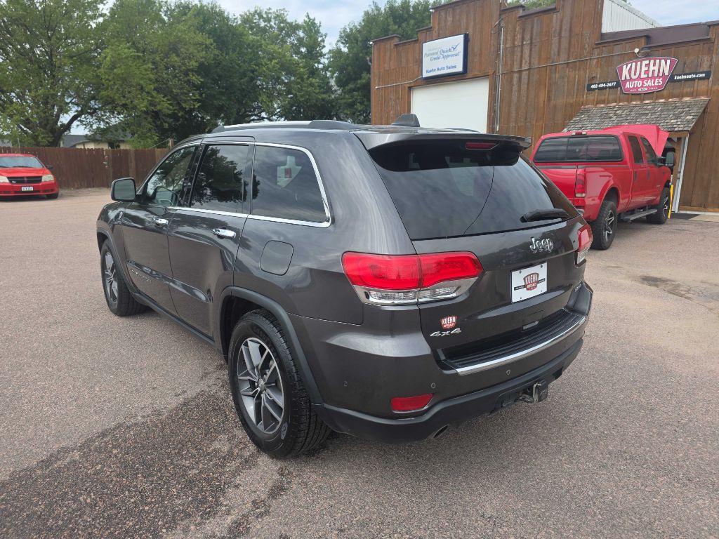 Photo 3 of this JEEP GRAND CHEROKEE