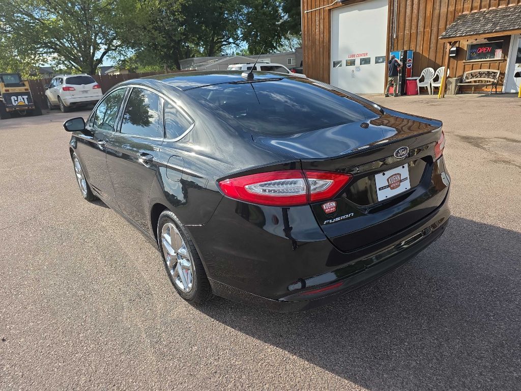 Photo 3 of this FORD FUSION