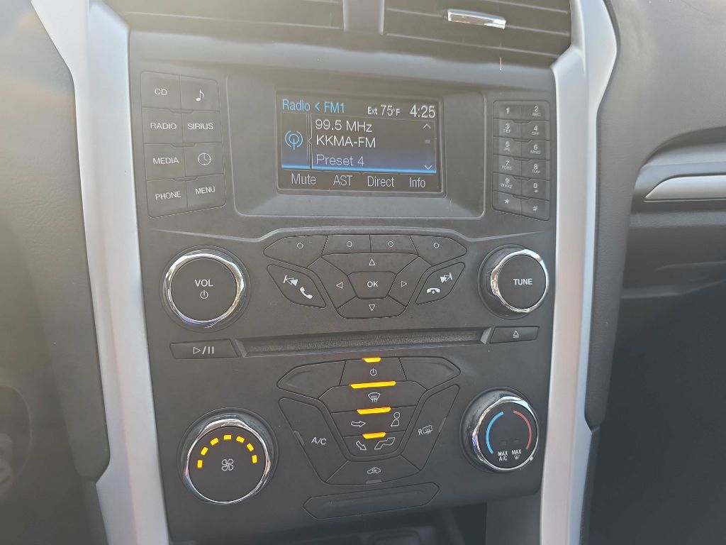 Photo 9 of this FORD FUSION