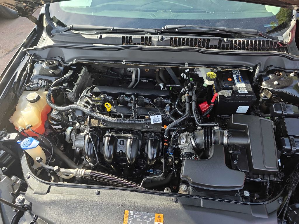Photo 12 of this FORD FUSION