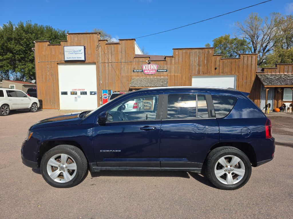 Photo 3 of this JEEP COMPASS