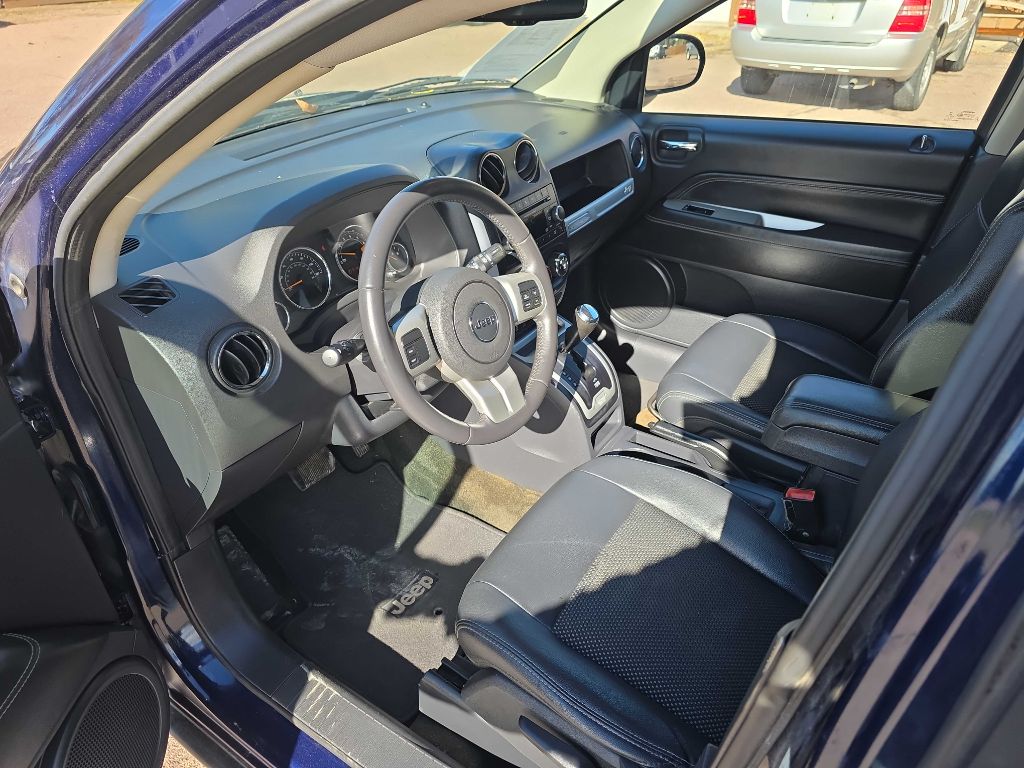 Photo 8 of this JEEP COMPASS