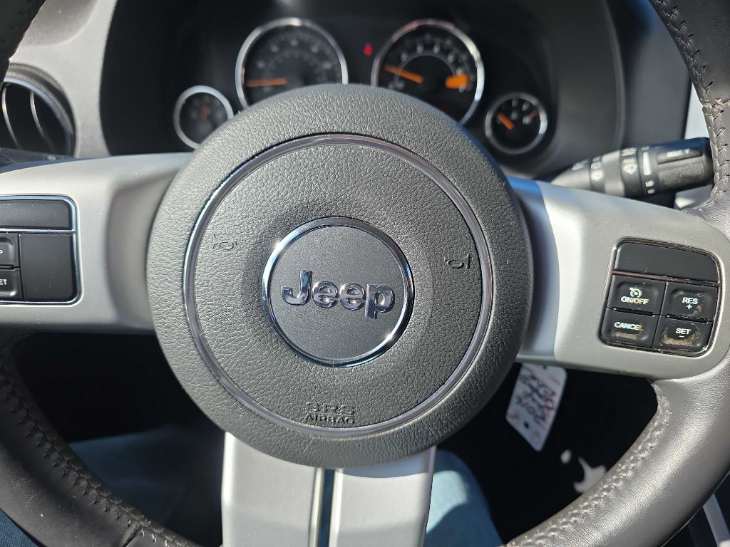 Photo 11 of this JEEP COMPASS