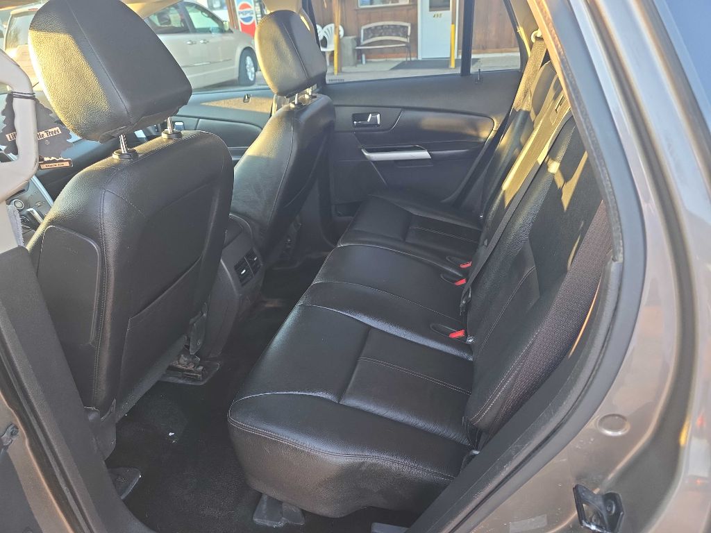 Photo 6 of this FORD EDGE