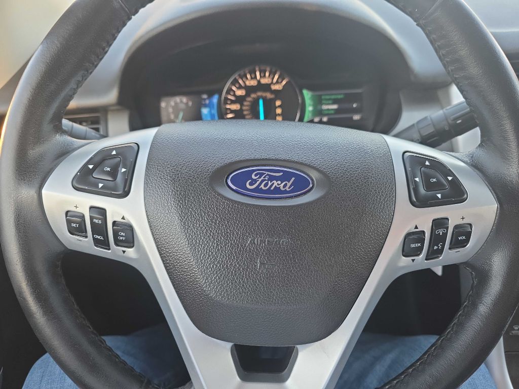 Photo 13 of this FORD EDGE