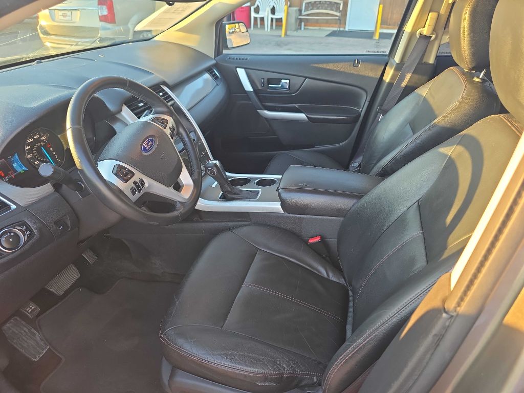 Photo 8 of this FORD EDGE