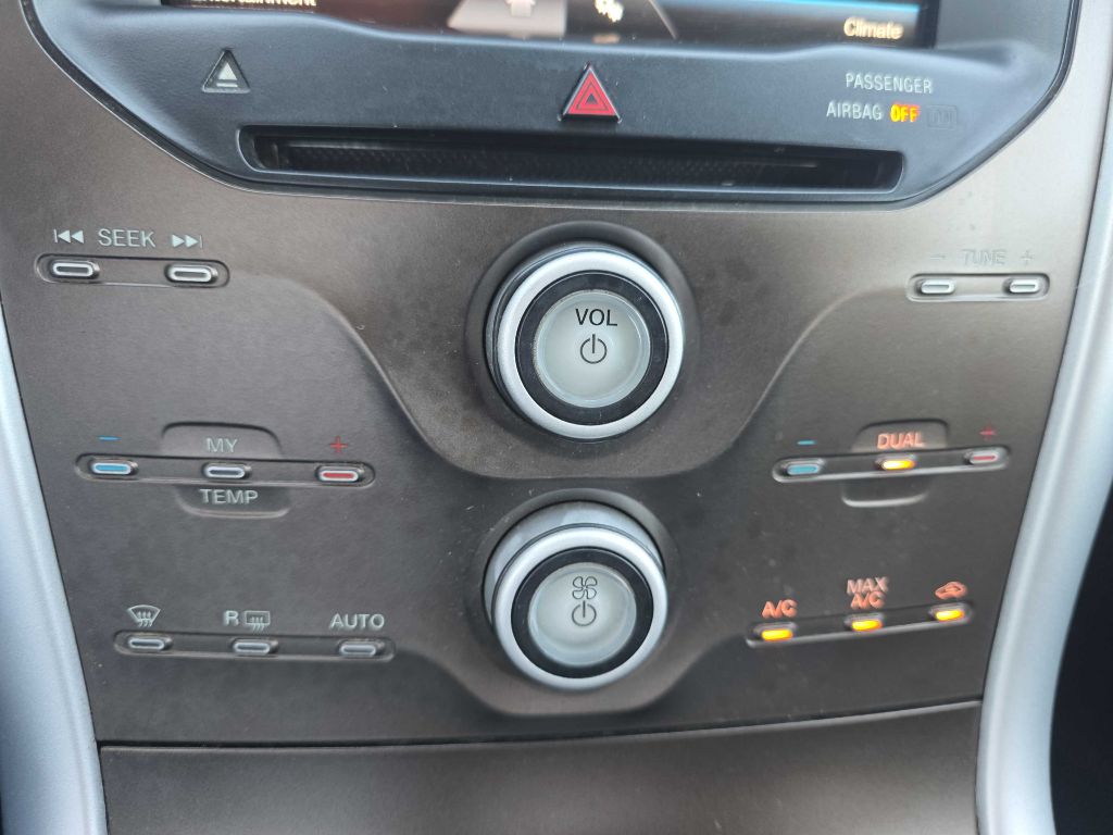 Photo 11 of this FORD EDGE