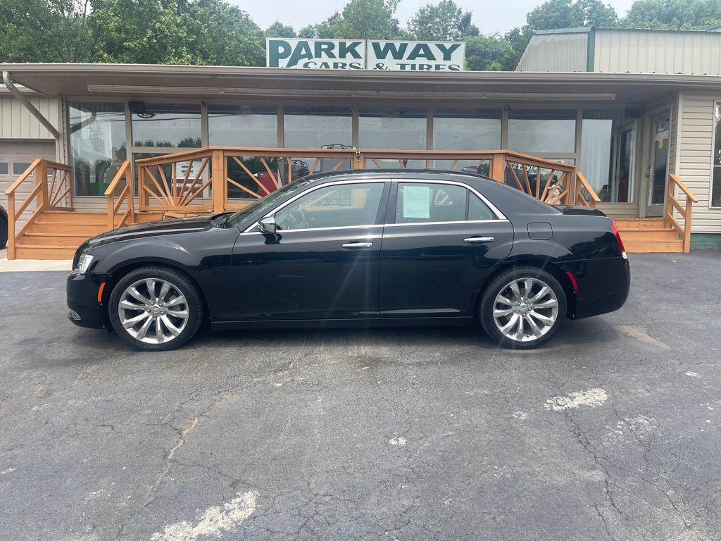 2019 CHRYSLER 300