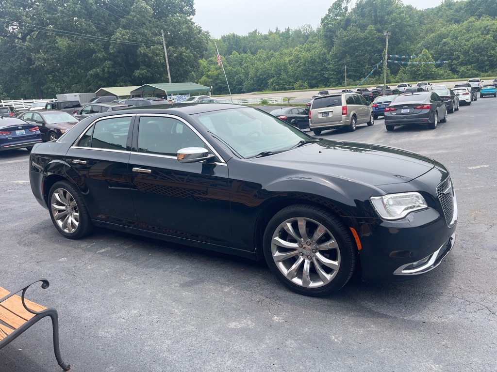 Photo 5 of this CHRYSLER 300