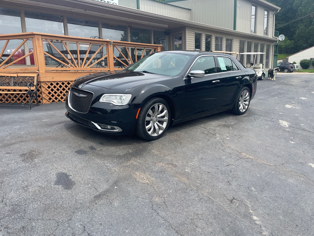 Photo 2 of this CHRYSLER 300