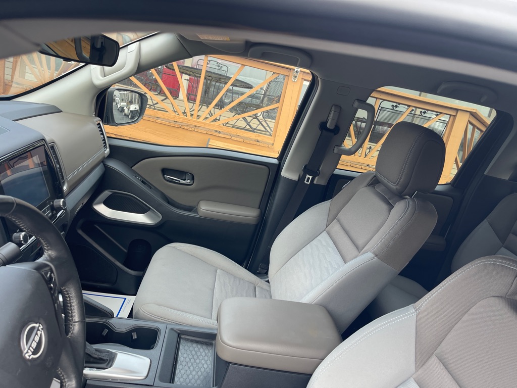 Photo 11 of this NISSAN FRONTIER
