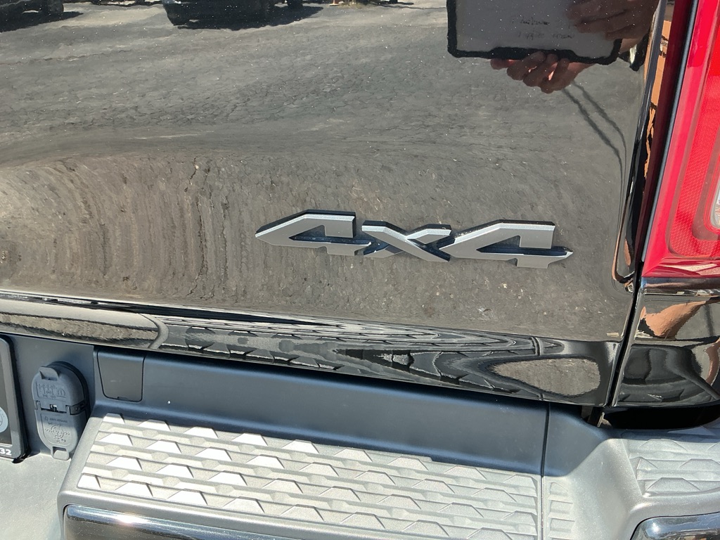 Photo 15 of this RAM 1500