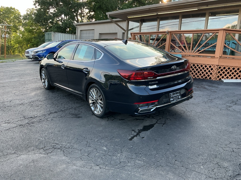 Photo 8 of this KIA CADENZA