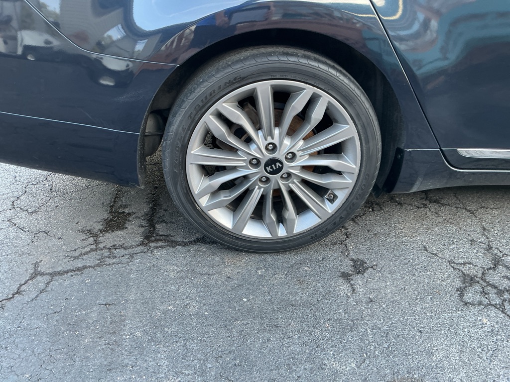 Photo 15 of this KIA CADENZA