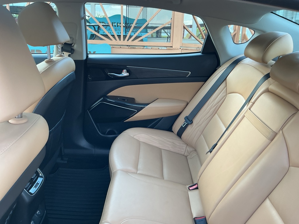 Photo 13 of this KIA CADENZA