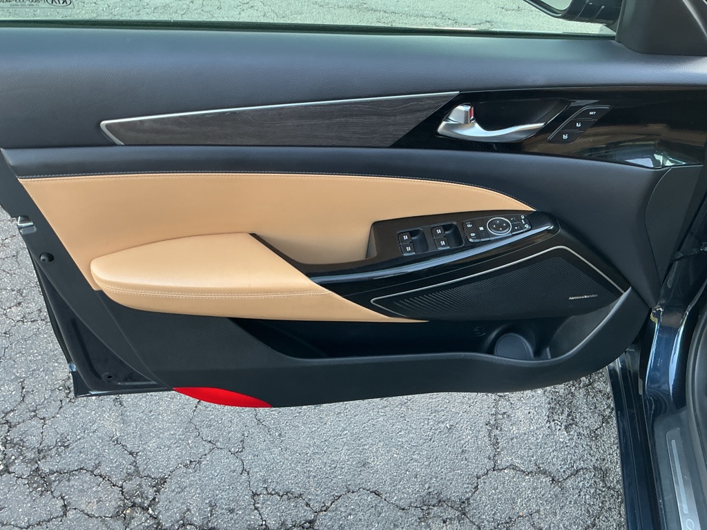 Photo 9 of this KIA CADENZA