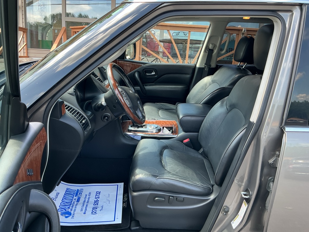 Photo 11 of this INFINITI QX80