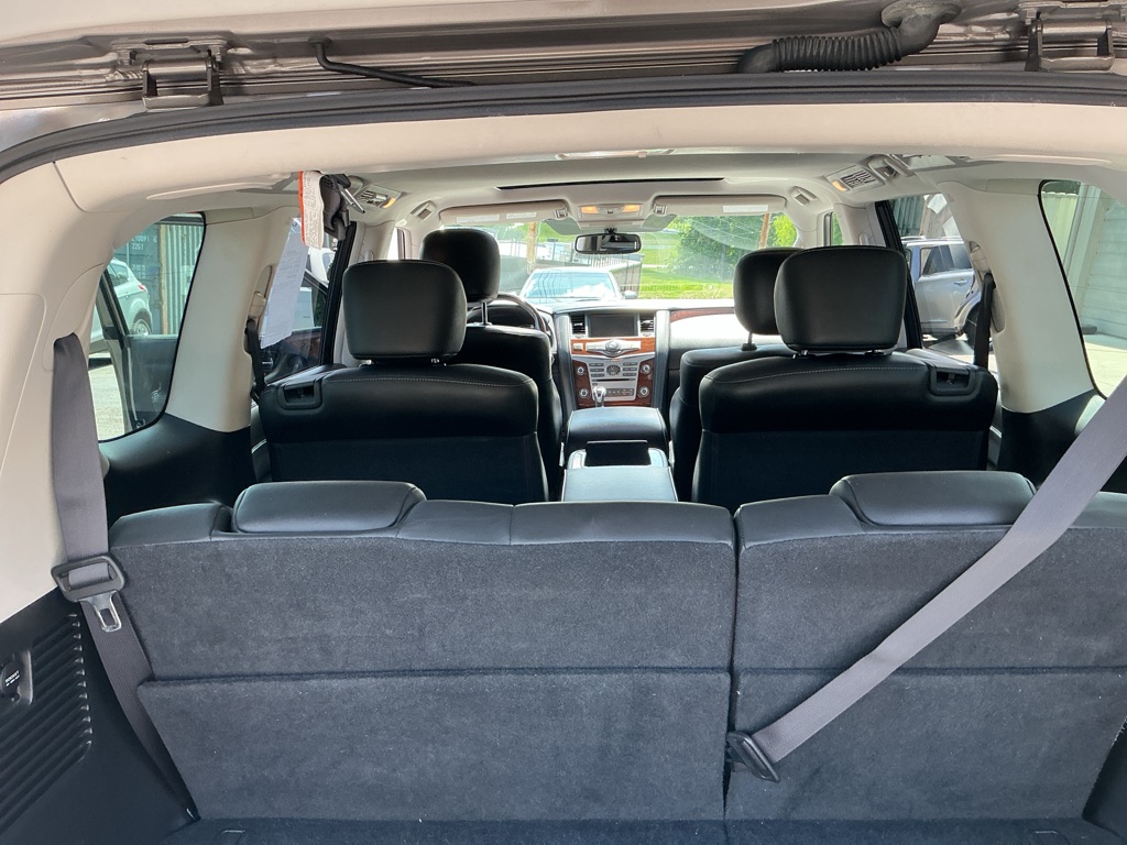 Photo 15 of this INFINITI QX80