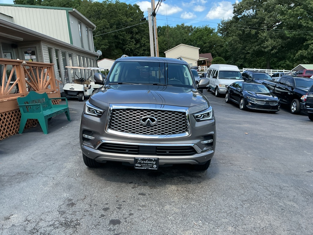 Photo 3 of this INFINITI QX80
