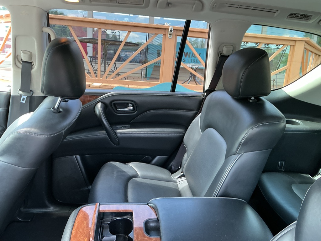 Photo 13 of this INFINITI QX80
