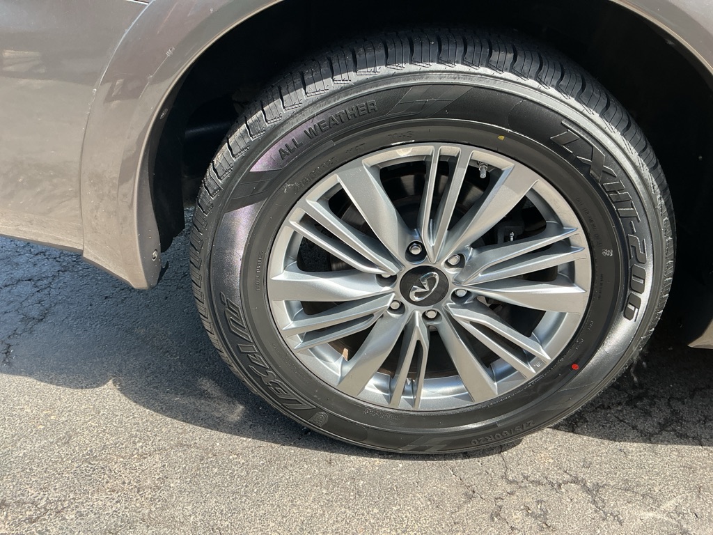 Photo 17 of this INFINITI QX80