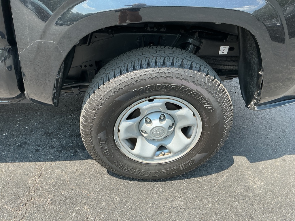 Photo 15 of this TOYOTA TACOMA