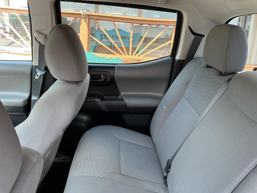 Photo 13 of this TOYOTA TACOMA