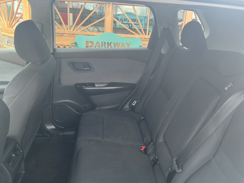 Photo 13 of this NISSAN ROGUE
