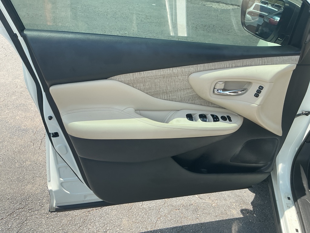 Photo 9 of this NISSAN MURANO