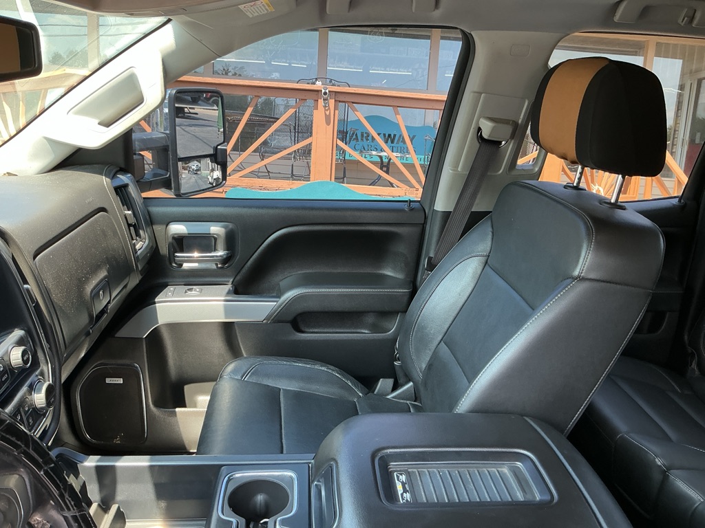 Photo 10 of this CHEVROLET SILVERADO 2500H