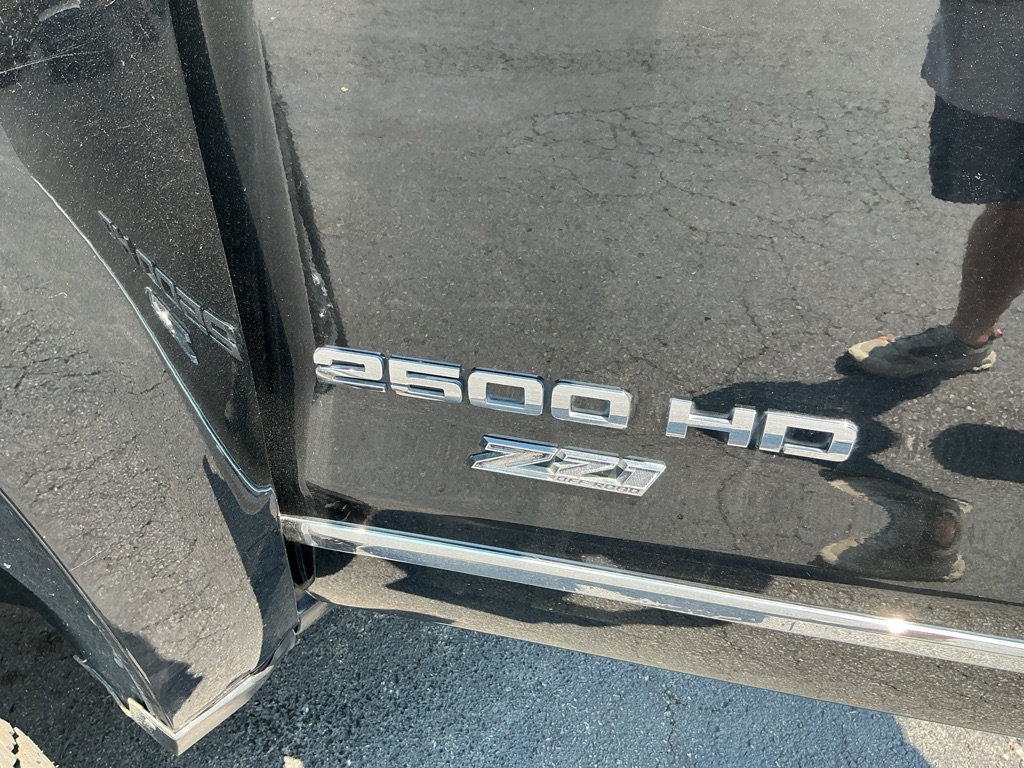 Photo 16 of this CHEVROLET SILVERADO 2500H