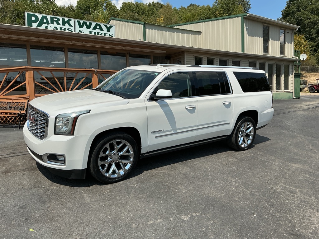 Photo 2 of this GMC YUKON XL