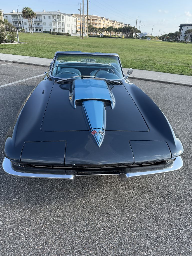 Photo 11 of this CHEVROLET CORVETTE